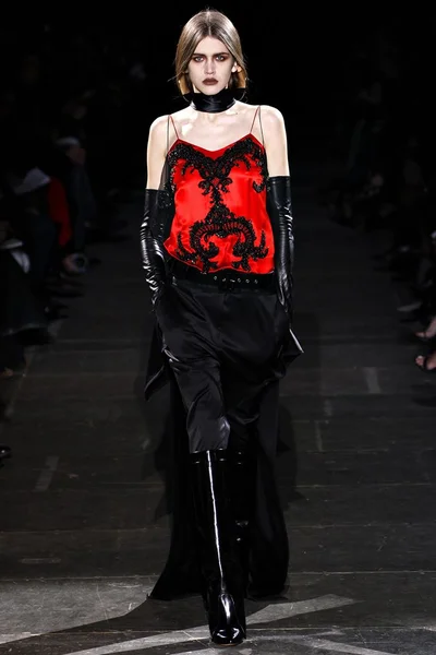 Look 47